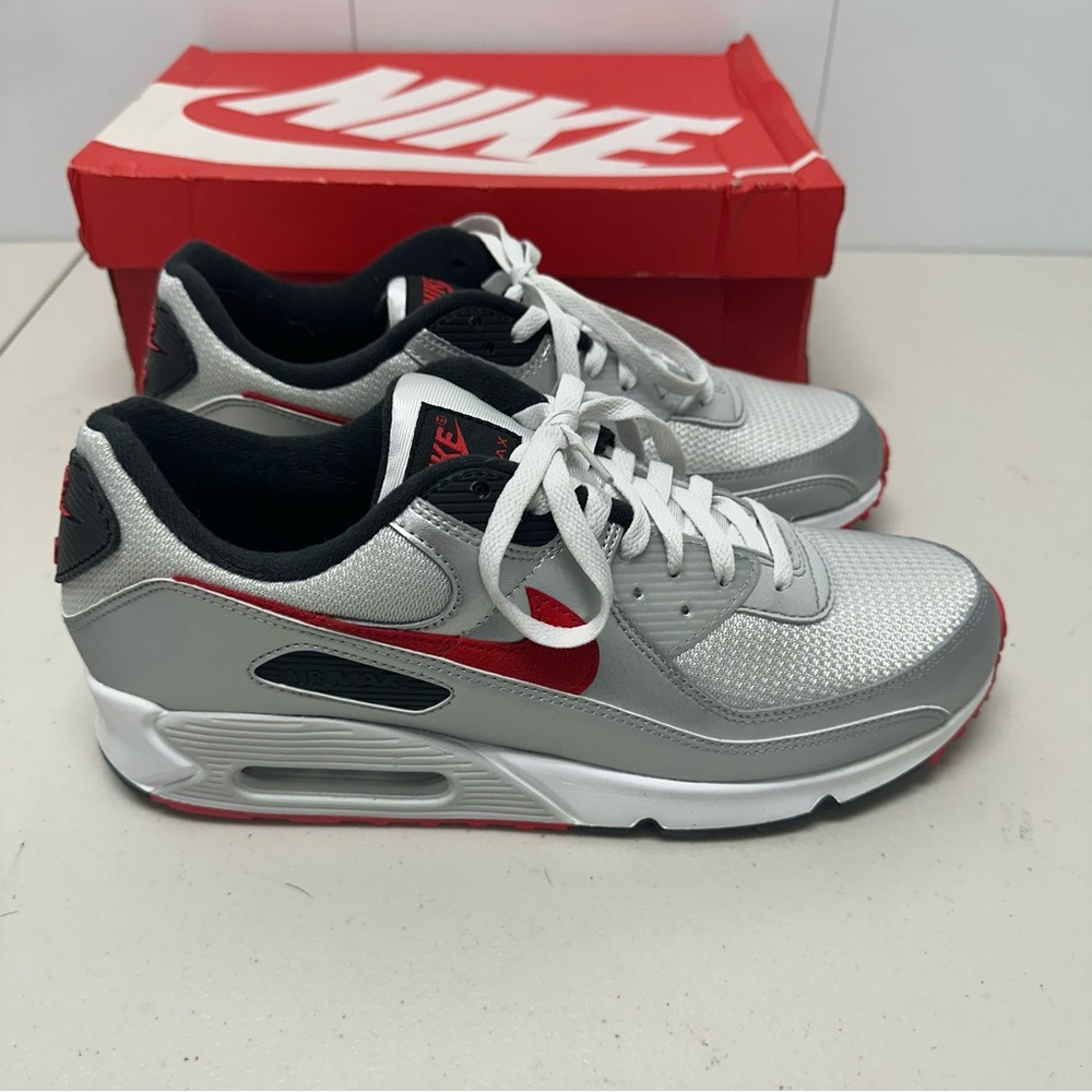 Nike Men’s Air Max 90 Metallic Silver University Red - Size 12 - Picture 2 of 11